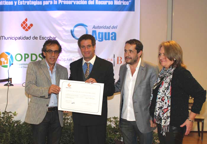 Entrega de Certificado a la Municipalidad de Escobar - PROMICA